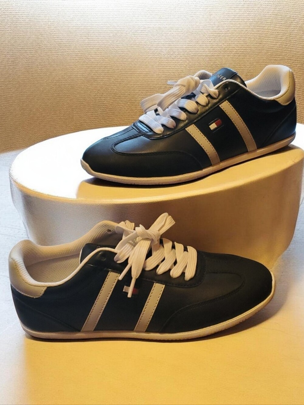 Wmns Tommy Hilfiger Sneakers Sz. 8.5